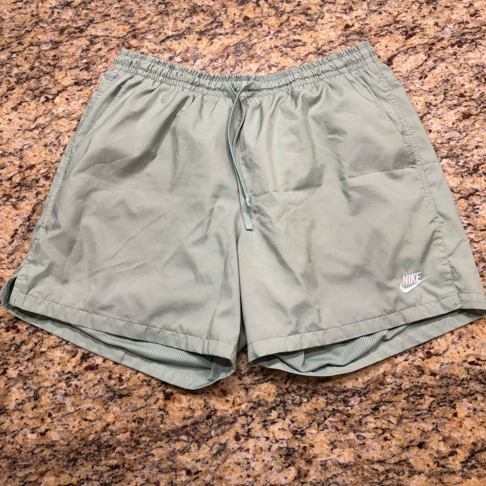 Nike Mens XL Sage Green Mesh Lined Swim Trucks Shorts Drawstring Swoosh